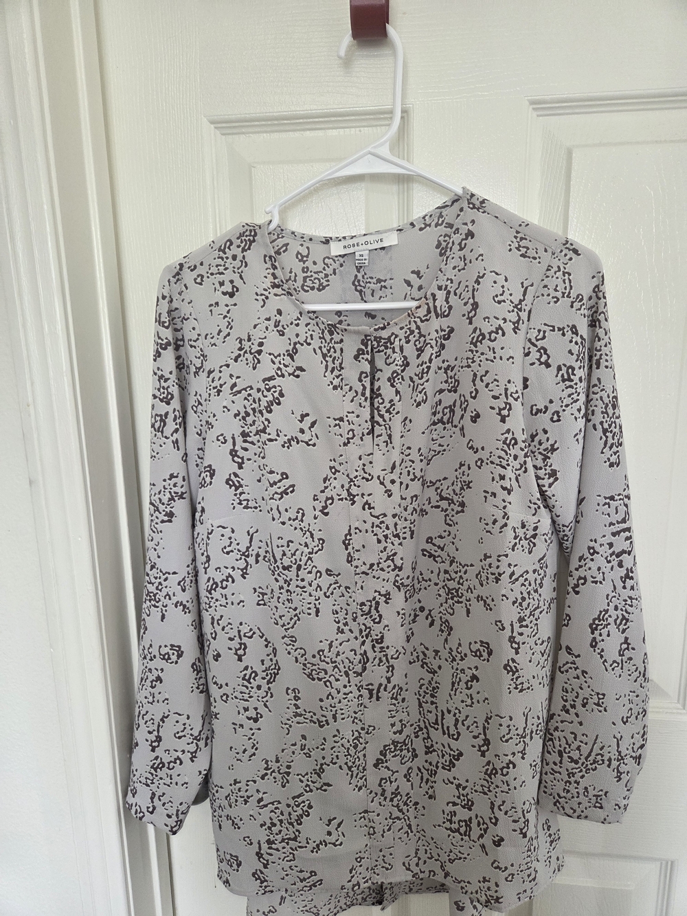 Rose & Olive Taupe and Dark Brown Printed Long-Sleeve Tunic Size XS